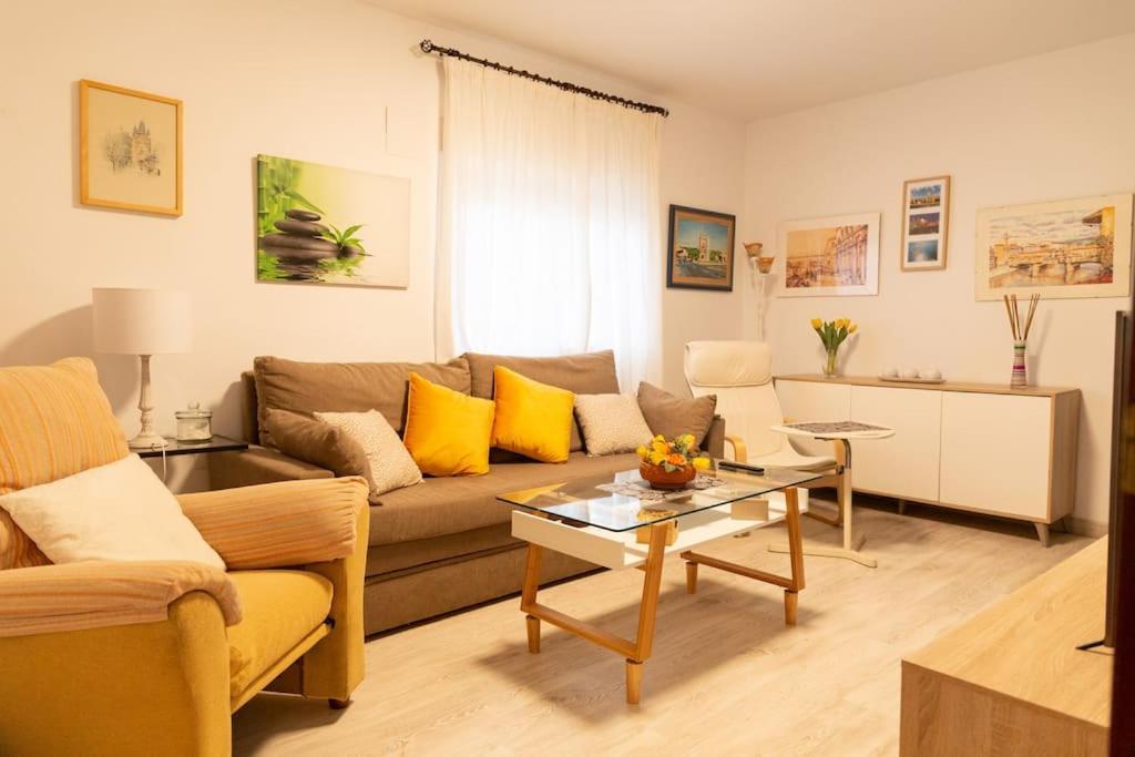 El Patio De La Vina By Gades Gestion Apartment Cadiz Bagian luar foto