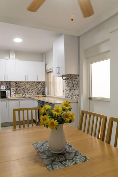 El Patio De La Vina By Gades Gestion Apartment Cadiz Bagian luar foto